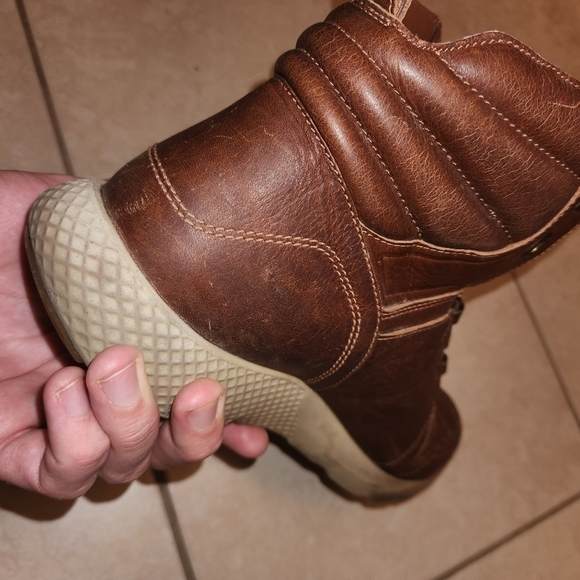 Timberland Hightop Shoes - Picture 9 of 10